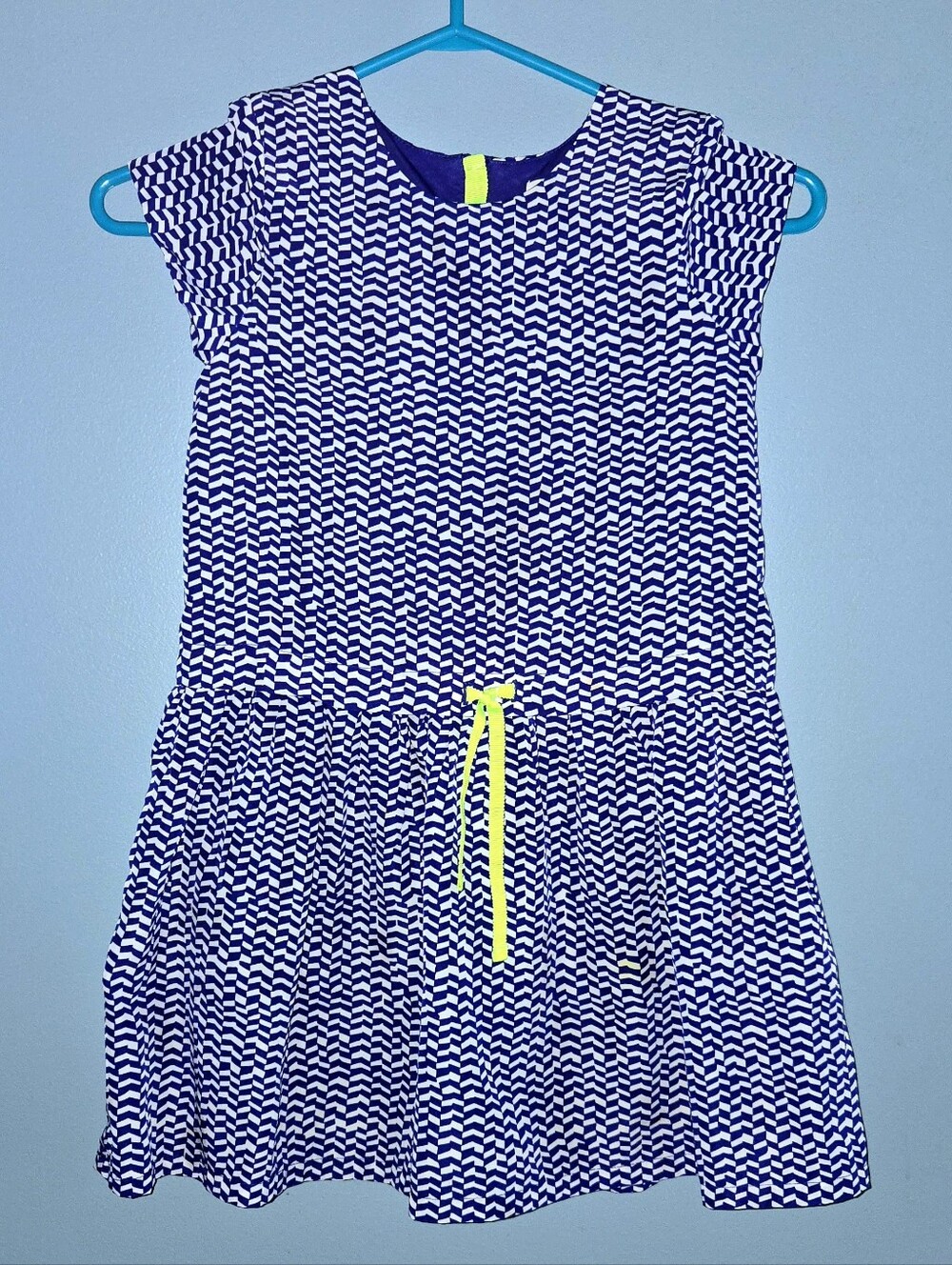 Blue & White Patterned Short Sleeve Dress with Neon Drawstring Girls 7
